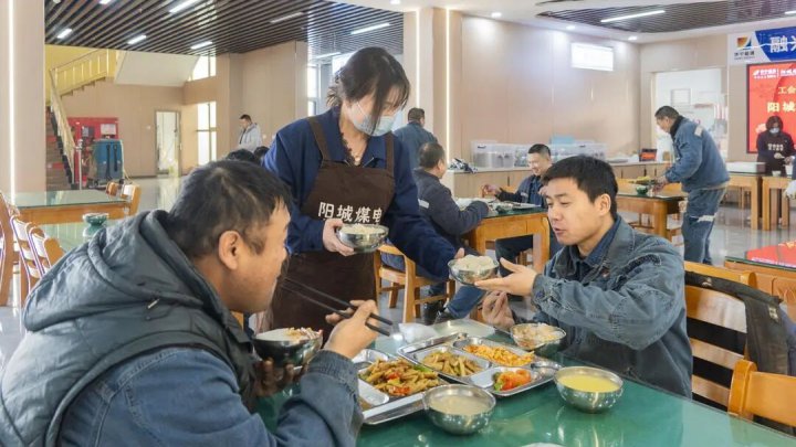 冬至送暖，情系一线！乐鱼网站官方站登录入口-乐鱼online(中国)开展冬至慰问活动